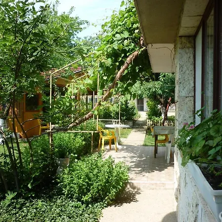 Guest house Guestrooms Maria 2*